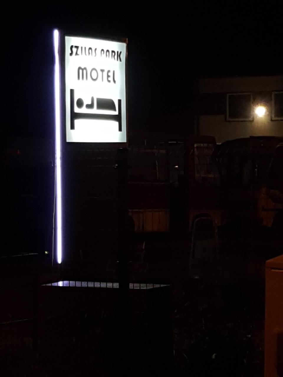 Szilas Park Motel Nagytarcsa Exterior photo